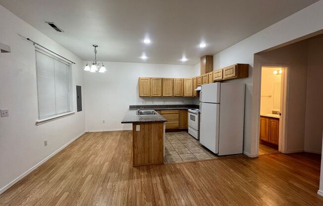 Pet Friendly 3 bedroom Townhouse!