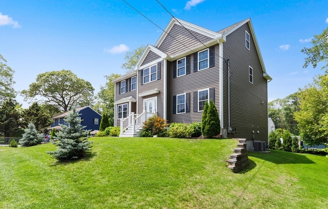 10 CAROL AVE