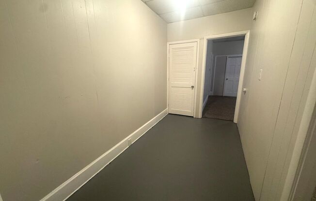 2 beds, 1 bath, $1,350, Unit 228 N 3rd Street Apt 1