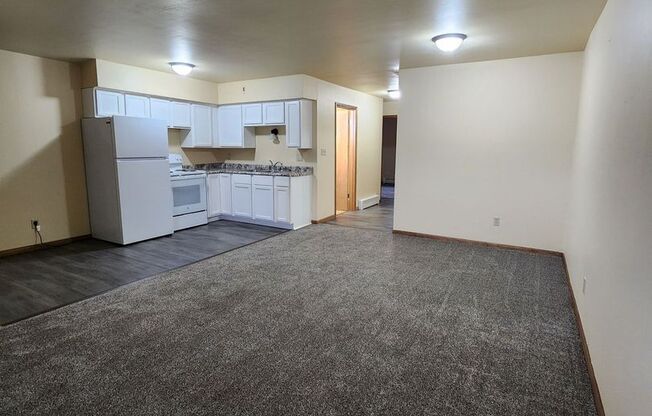 2 beds, 1 bath, 750 sqft, $825, Unit #6