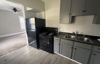 2 beds, 1 bath, $895, Unit Unit 03