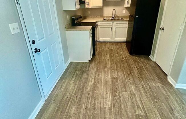 2 beds, 1.5 baths, 1,100 sqft, $1,090, Unit 716-D