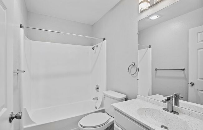 2 beds, 1 bath, 760 sqft, $2,699, Unit 40-213