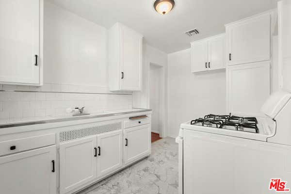 1 bed, 1 bath, $2,950