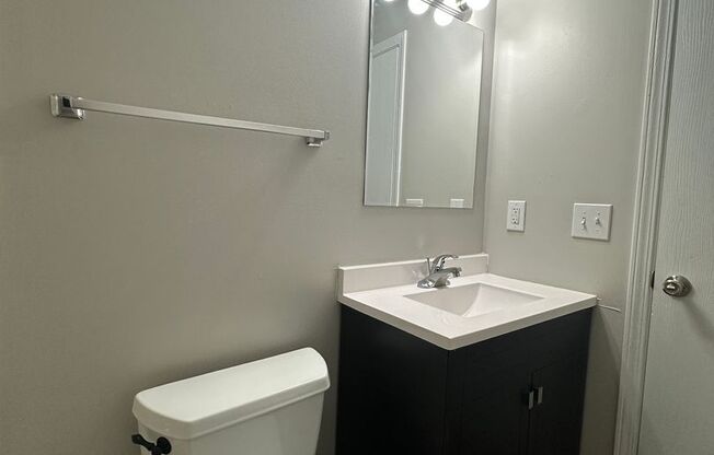 2 beds, 1 bath, 800 sqft, $925, Unit 773