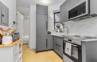 2 beds, 1 bath, $4,700, Unit 1C