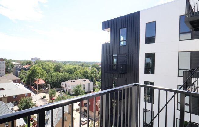 2 beds, 2 baths, 1,219 sqft, $2,950, Unit 911