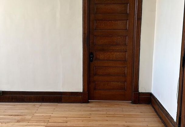 2 beds, 1 bath, 796 sqft, $900, Unit 11-D