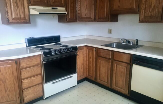 *** Spacious Apartments in Friendship * Pet Friendly * Available Now * Open Floor plans * Beautiful Renovations ***