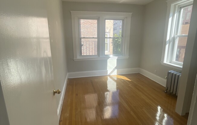 2 beds, 1 bath, $3,850, Unit 14