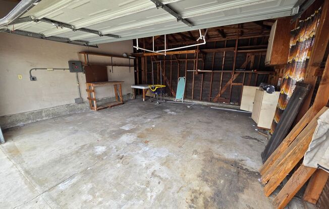 Beautiful upgraded 4 Bed, 2 Bath Cul-de-sac Home!