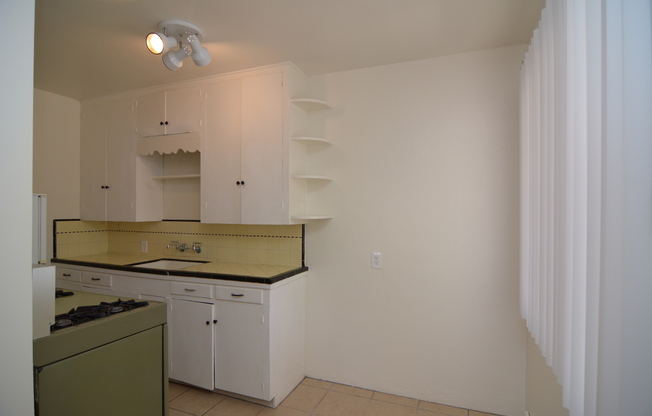 1 bed, 1 bath, $895