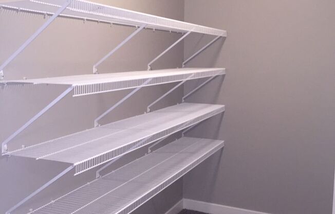 3 beds, 2.5 baths, $2,395, Unit 343