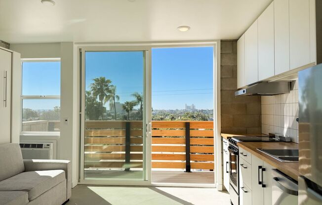 Studio, 1 bath, 285 sqft, $2,120, Unit 202