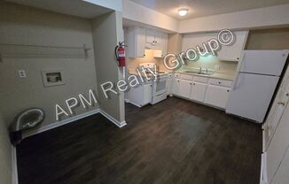 2 beds, 1.5 baths, $895