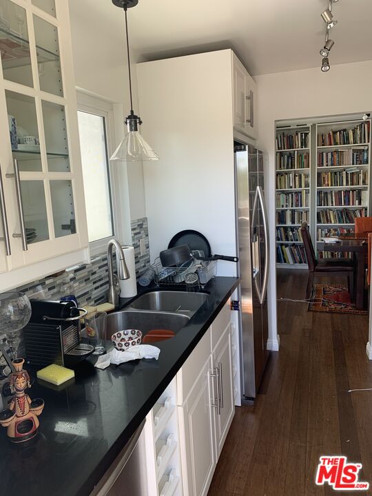 1021 N Crescent Heights Blvd