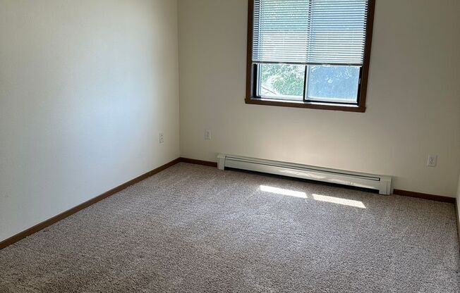 2 beds, 1 bath, 900 sqft, $795, Unit 210