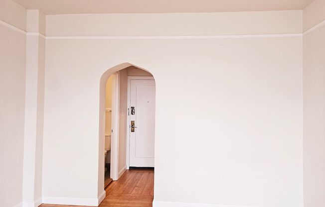 Studio, 1 bath, 450 sqft, $2,400, Unit 504