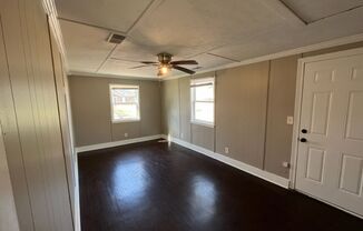 4 beds, 1 bath, $1,299