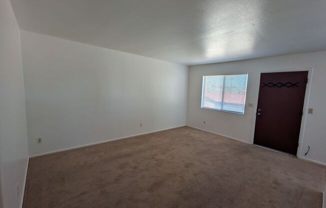 2118 W. BELMONT AVE