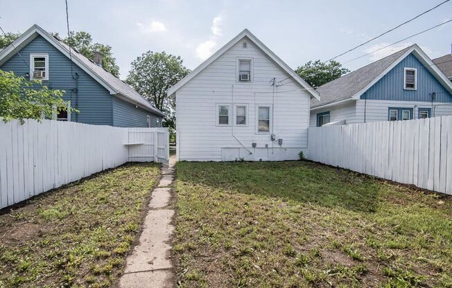 Updated 4-Bed Single Family Home with Classic Charm in Franklin Heights