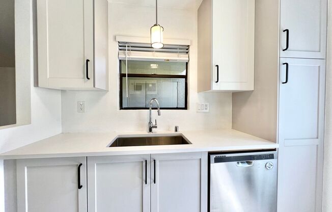 Stunning 2 bed/2 bath condo in the desirable Terra Vista community!