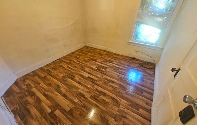 1206-8 s 15th PL
