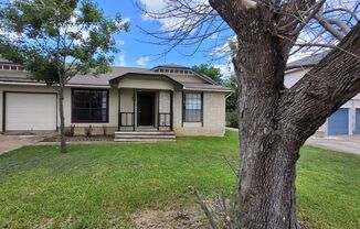 Lovely 3-Bedroom Home with Modern Comforts / Pet-Friendly / Available NOW!!!