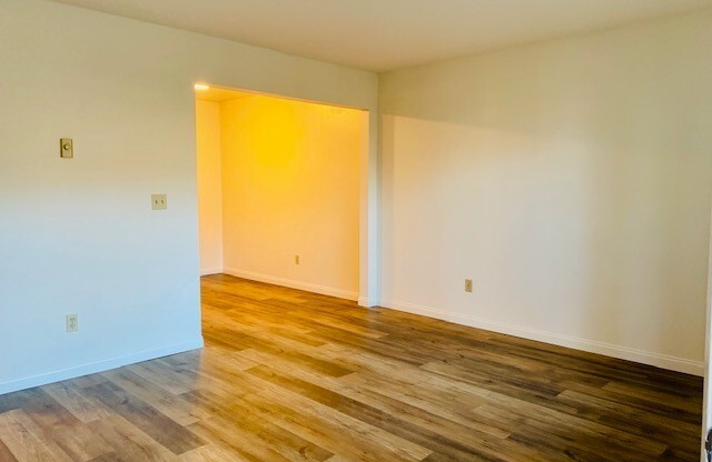 WALK TO THE BEACH! 2BD/1.5BA TOWNHOME IN PACIFIC BEACH! $3,195/mo!