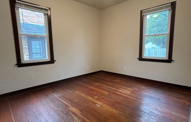 2 beds, 1 bath, $1,045