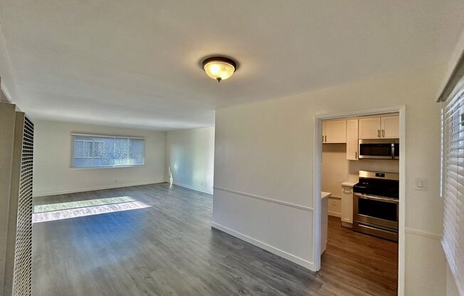 3 beds, 2 baths, $3,995, Unit 3714 1/2 Corinth Ave.