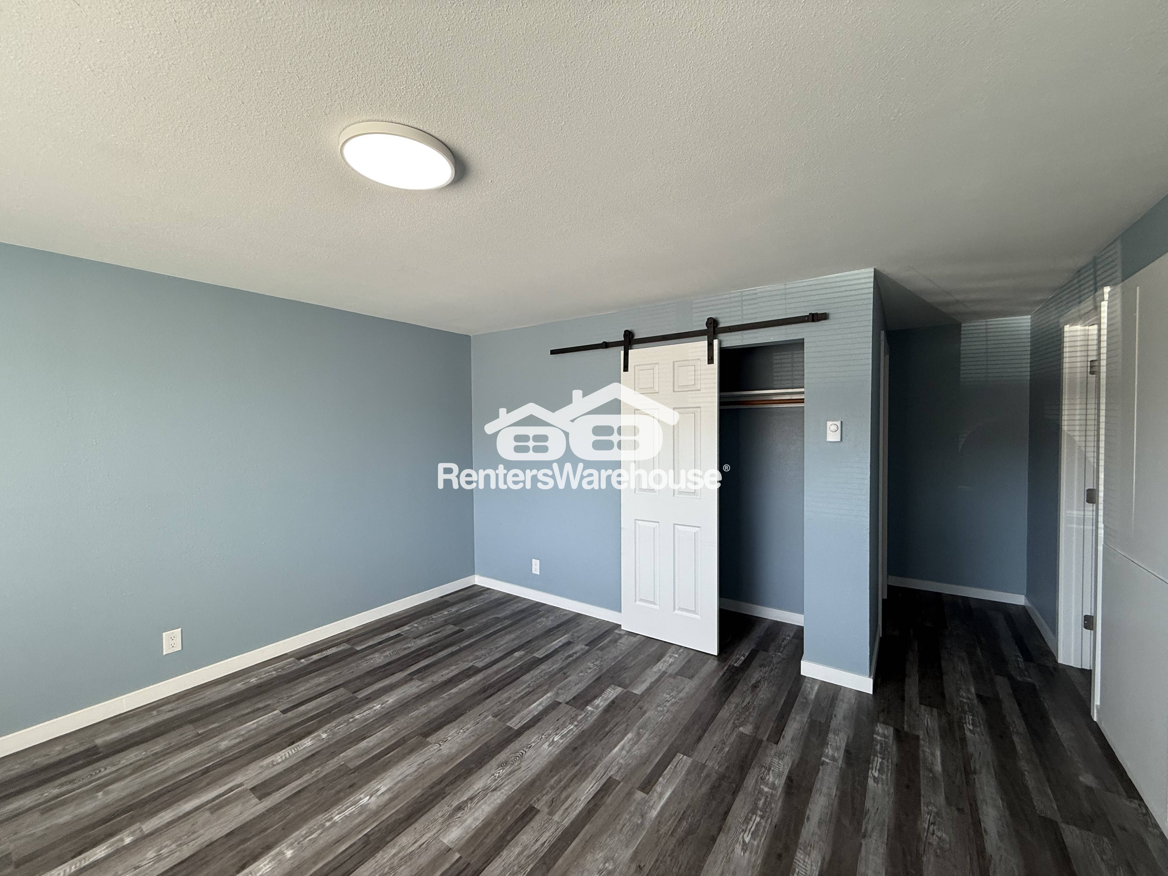 20027 30 AVE S