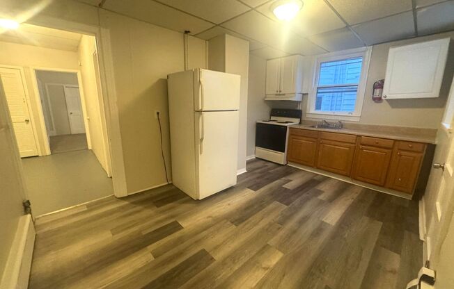 2 beds, 1 bath, $1,350, Unit 228 N 3rd Street Apt 1