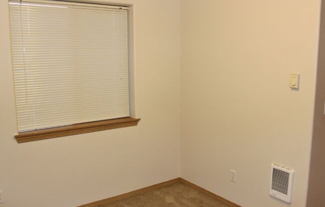 3 beds, 2 baths, 1,091 sqft, $1,799, Unit 301