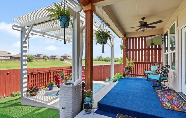 638 RIDGEHORN DR