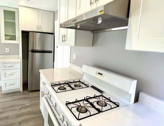 2 beds, 1 bath, 1,100 sqft, $2,900, Unit 3