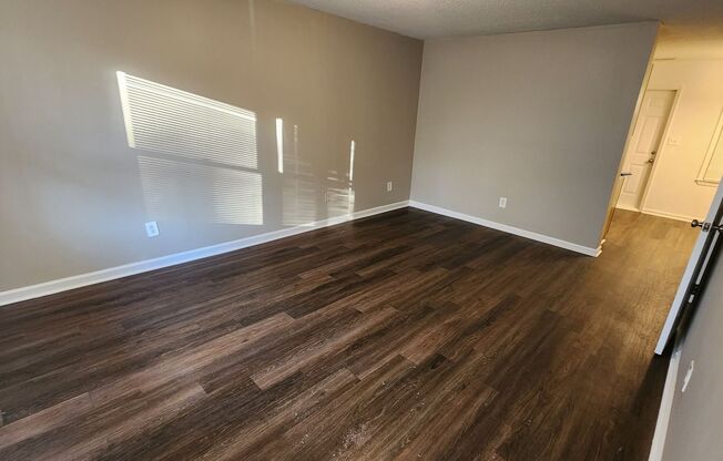 1504 HALSTON CRES NW