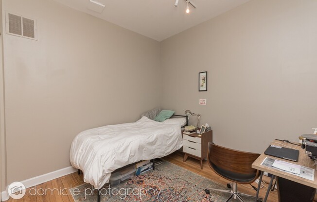 863 W Cornelia Ave 2