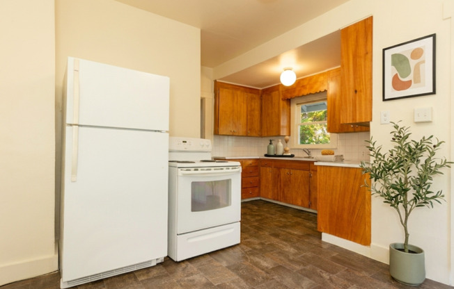 Evanston Apartments - Located on the north side of Fremont