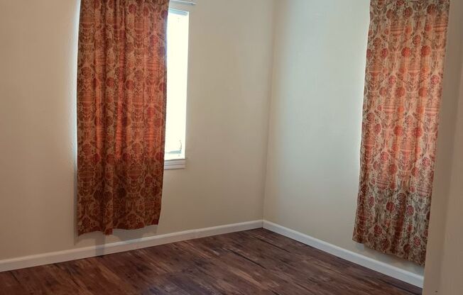 3 beds, 1 bath, $1,500