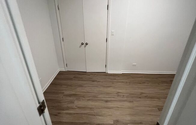 2 beds, 1 bath, $1,795, Unit 101