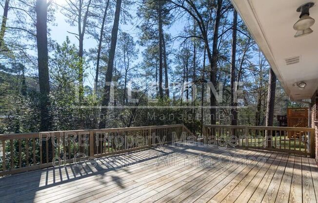 2435 WOODACRES RD NE