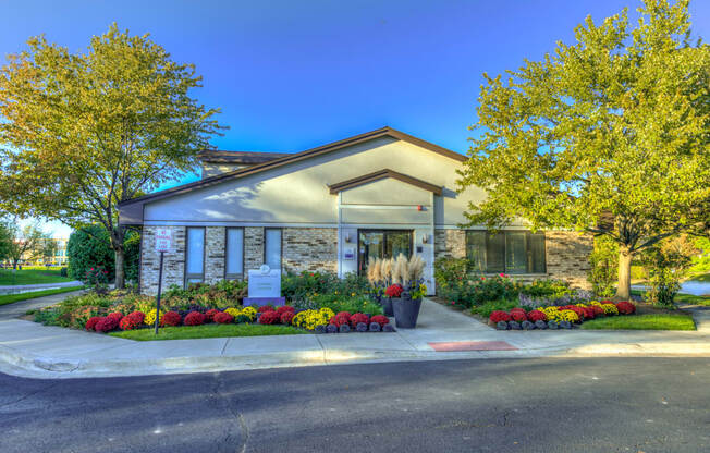 exterior view of Central Park East in Arlington Heights, IL