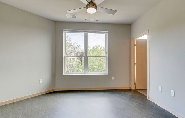 1 bed, 1 bath, 592 sqft, $1,760, Unit 302