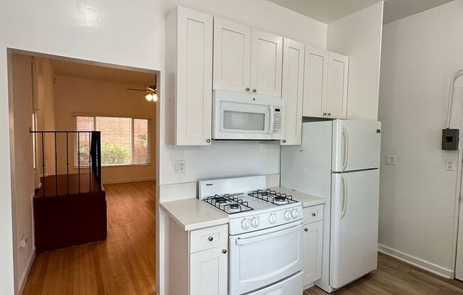 Studio, 1 bath, 600 sqft, $1,925