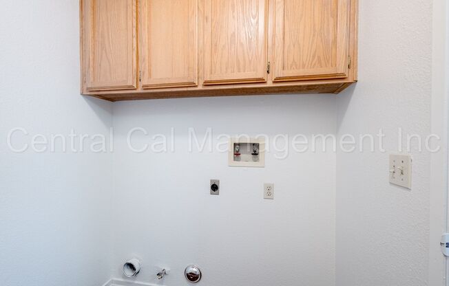 3 beds, 2 baths, 1,100 sqft, $1,795, Unit Apt A