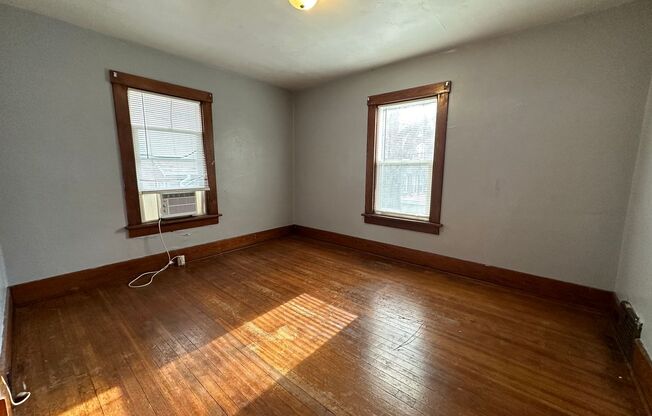 2 beds, 1 bath, $725, Unit 915 5th Ave North #2