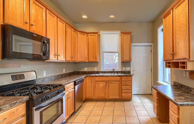 Spacious Midtown 3 Bedroom 2.5 Bath