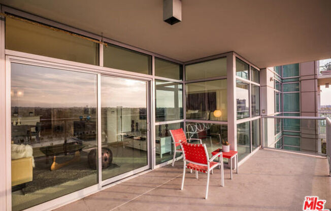 1 bed, 2 baths, 882 sqft, $4,795, Unit 1219