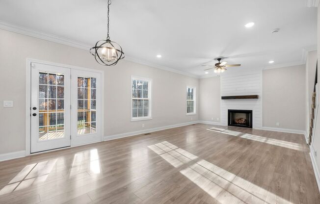 3 Bedroom 2 1/2 Bath Dog Friendly Home For Rent!